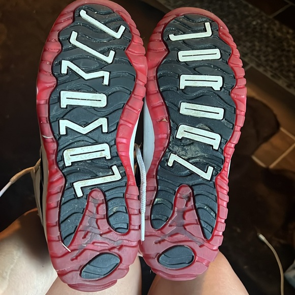 White, black & red Jordan 11’s. Size 2y big kids - Picture 5 of 6